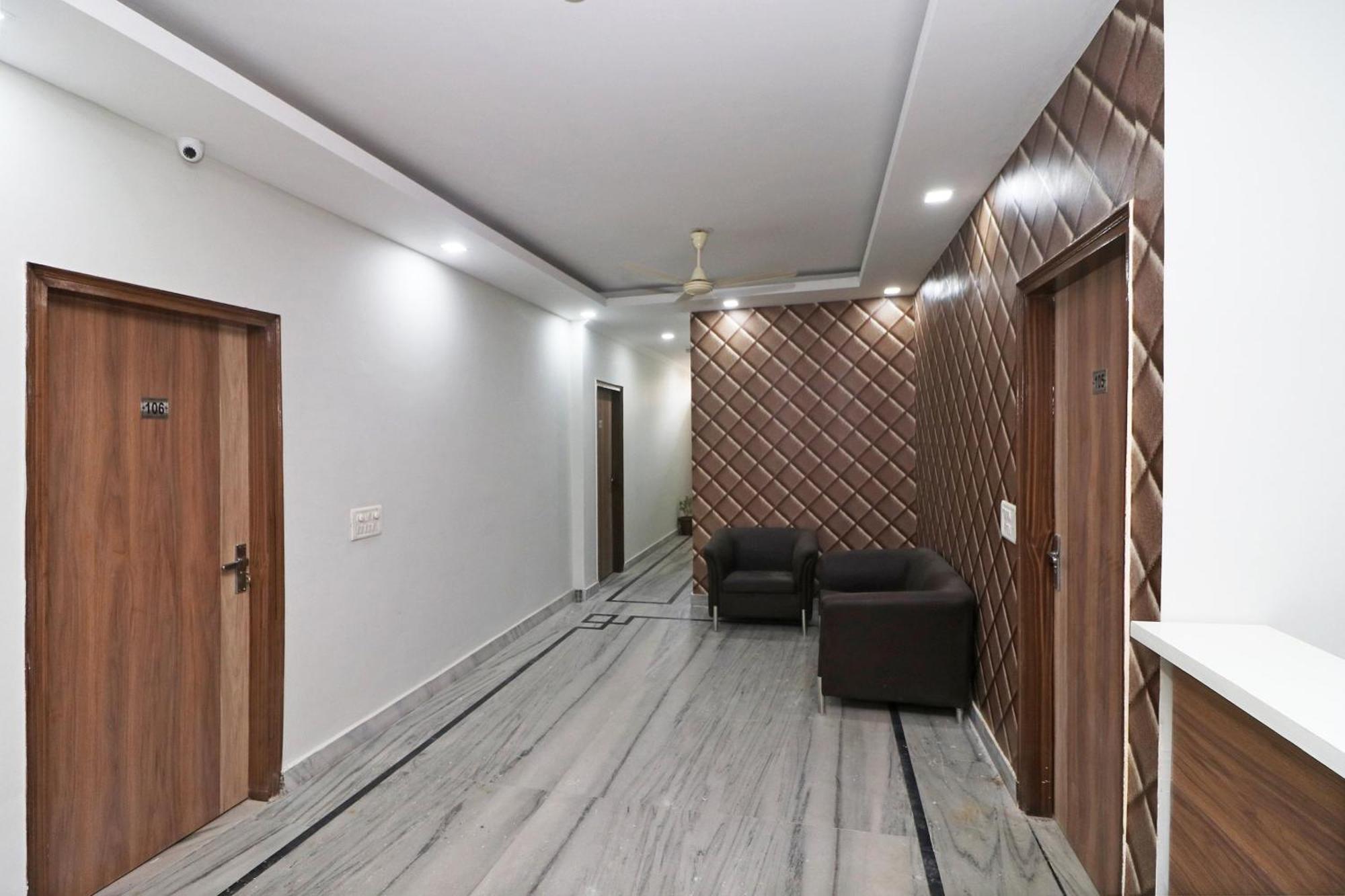 Super Capital O Esscon House Near Payal Cinema Hotel Gurgaon Exterior photo
