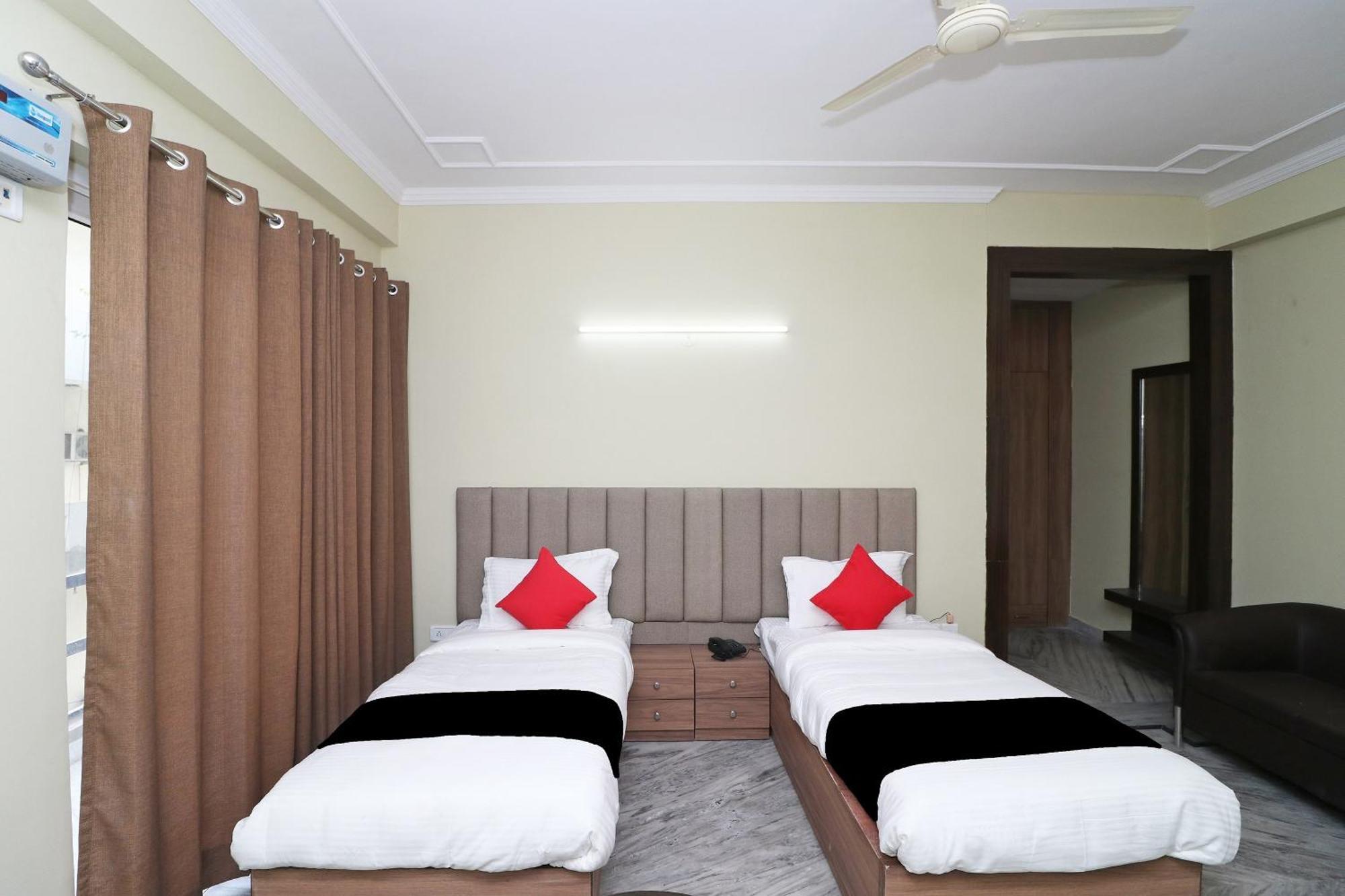 Super Capital O Esscon House Near Payal Cinema Hotel Gurgaon Exterior photo
