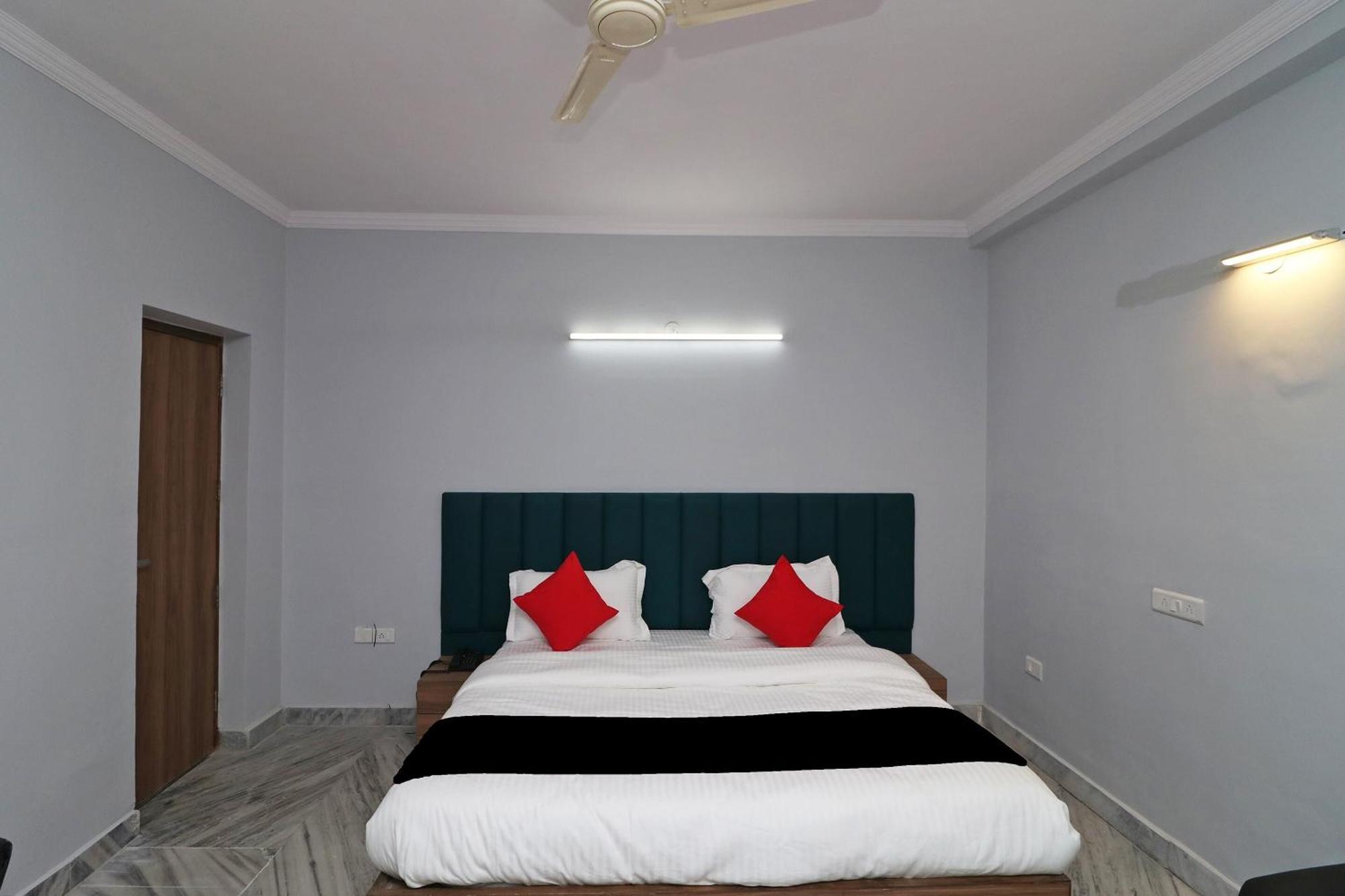 Super Capital O Esscon House Near Payal Cinema Hotel Gurgaon Exterior photo